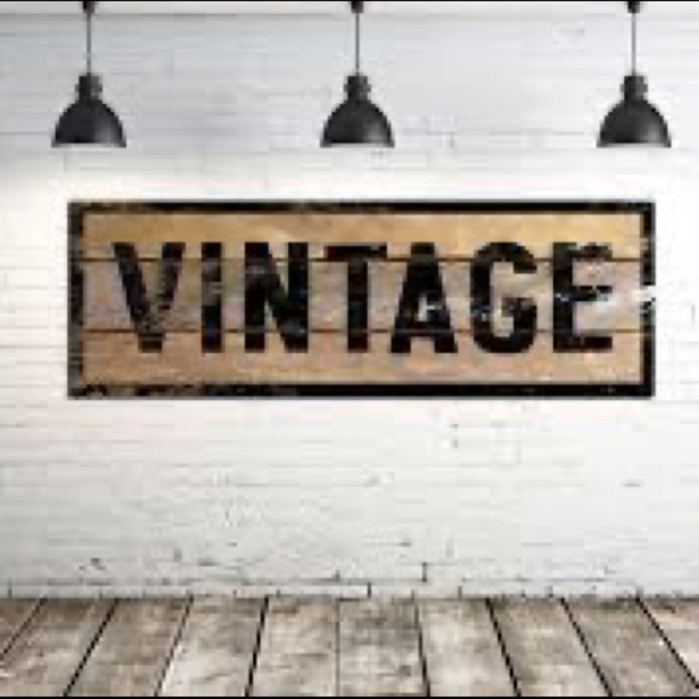 Vintage dresses, skirts, tops, sets, and more ❤️